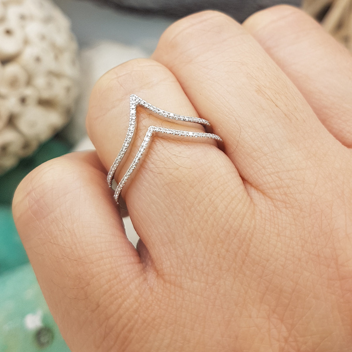 0.14 Carat (ctw) 14K White Gold Round Diamond Ladies Anniversary Wedding Band Double V Shaped Chevron Ring